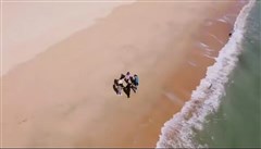 福建廈門 鼓浪嶼 琴島旅拍、云水謠土樓、帆船出海、老別墅下午茶 5日游【廈門市區(qū)不超過16人小團(tuán)，純玩0購物0自費(fèi)；超多驚喜 海鮮咔餐+旅拍底片+定制福袋，連住4晚商務(wù)酒店不挪窩】