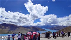 西藏拉薩 巴松錯(cuò)（帆船游）、魯朗林海、色季拉山、雅魯藏布大峽谷、曲古花海、卡定溝、走進(jìn)藏家、雍布拉康、羊湖、布達(dá)拉宮、藥王山（50元背景打卡）、大昭寺廣場(chǎng) 八廓街 雙臥11天【藏裝旅拍，騎馬射箭，全程