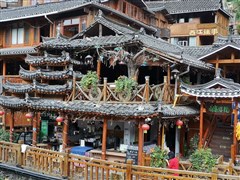 貴陽黃果樹瀑布、荔波小七孔+大七孔、西江千戶苗寨、青巖古鎮(zhèn) 6日游【店長推薦奢想產(chǎn)品：全國首款1+1雙排座駕；9-15 人小團(tuán)；真純玩0暗操作；住雙景區(qū)看雙夜景】