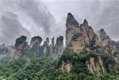 湖南長(zhǎng)沙 韶山、張家界國(guó)家森林公園（天子山、袁家界、金鞭溪）、天門(mén)山（玻璃棧道）+云天渡玻璃橋、魅力湘西、芙蓉鎮(zhèn)+鳳凰古城（夜景—七重?zé)艄庑悖?、土司王?6日游【一價(jià)全含·長(zhǎng)沙/張家界五鉆酒店+鳳凰古
